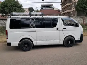 Toyota HiAce 2013 14-Seater Automatic