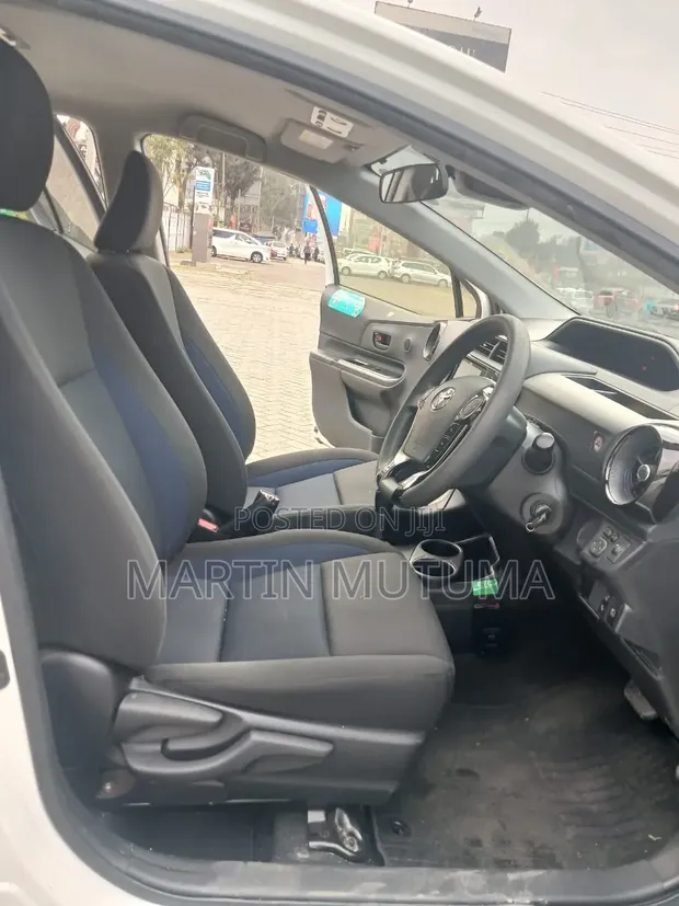 Toyota Aqua 2019 Pearl - 1