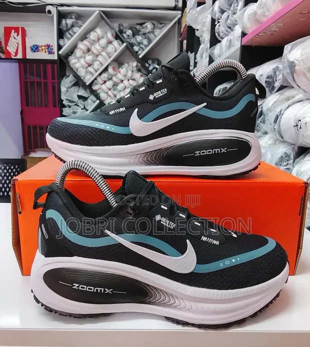 Nike ZoomX Vomero 18 GORE-TEX Trainers - 1