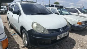Nissan Advan 2011 - White