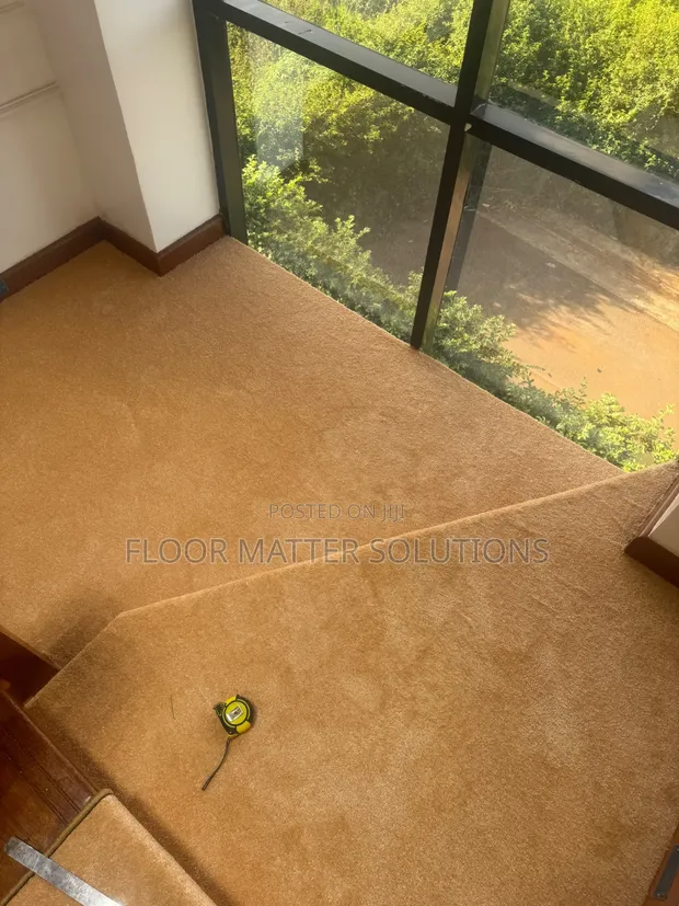 Beige 8mm VIP Wall-to-Wall Carpet - 1