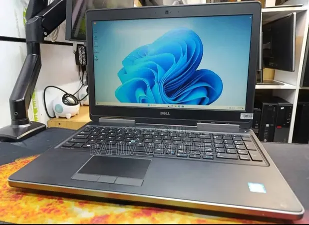 Dell Inspiron 15 7520 Laptop - 8GB RAM, 256GB SSD - 1