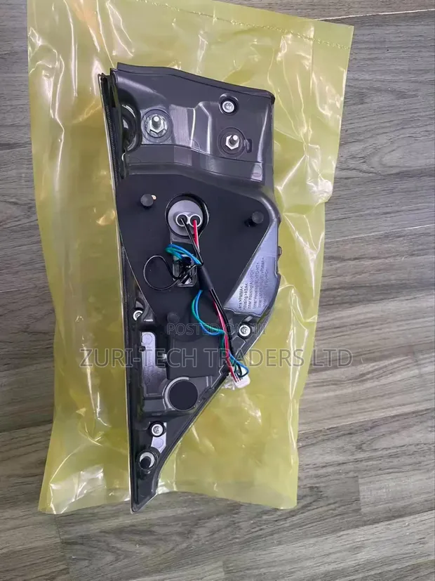 Toyota Harrier Tail Light Boot - 1