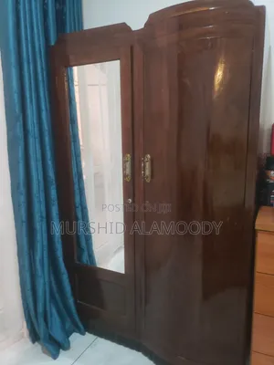 High-Quality Hardwood Storage Cabinet with Mirror