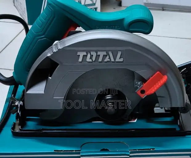 Total 1400W 7" Electric Circular Saw - 1
