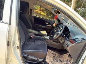 Toyota Premio 2015 Nyeupe