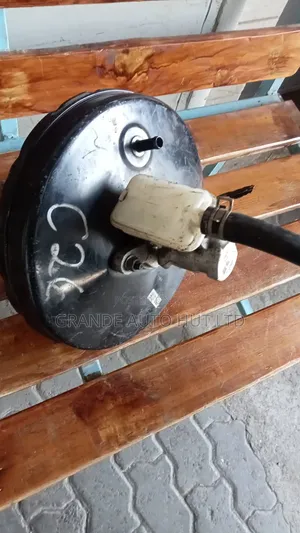 Nissan Serena C26 Brake Booster