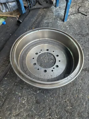 Toyota HiAce Brake Drums (9L)