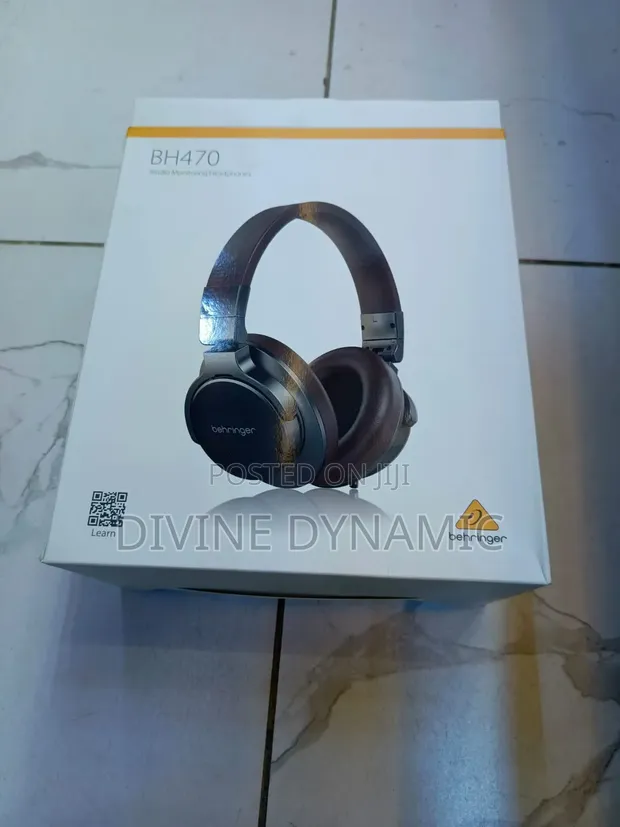 Behringer BH-470 Studio Monitoring Headphones - 1