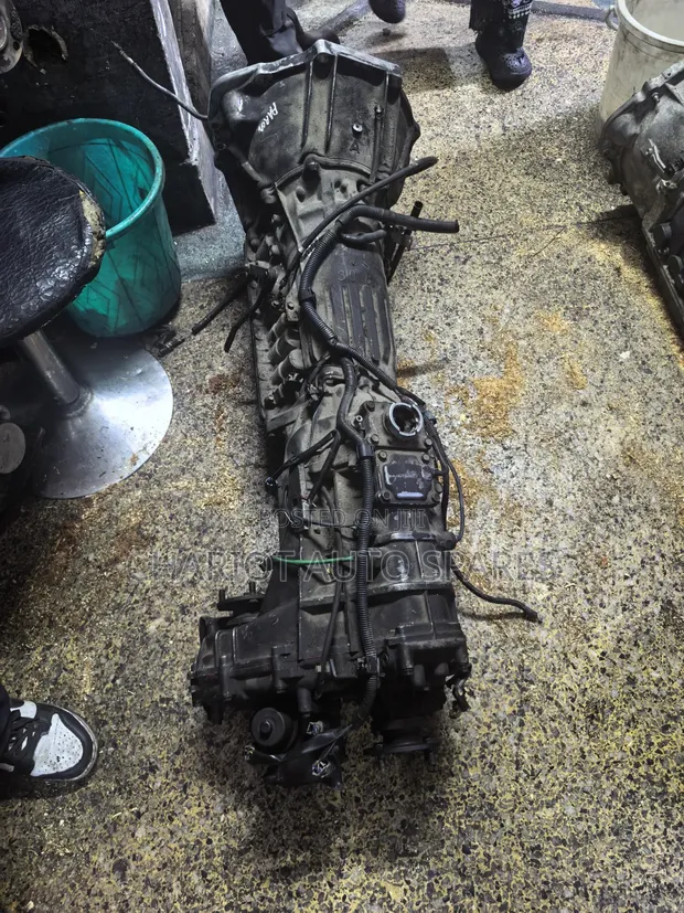 Toyota Hilux Surf 1KZ Gearbox - 1