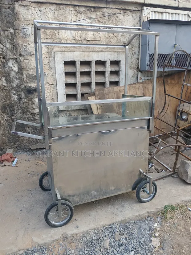 Commercial 3-Basin Gas Food Warmer Food Cart - 1