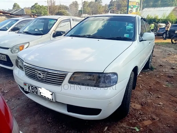 Nissan Sunny 2005 White - 1