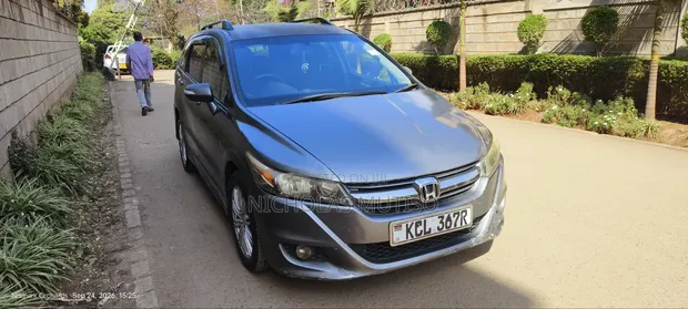 Honda Stream 2010 Gray - 1