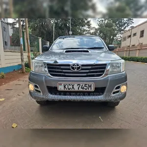 Toyota Hilux Double Cabin 2013