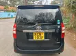 Toyota Noah 2010 Nyeusi - 2