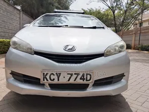 Toyota Wish 2013 Nyeupe