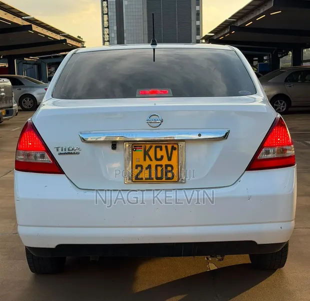 Nissan Tiida 2012 White - 1