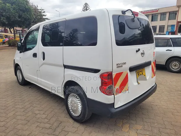 Nissan NV1500 2012 White - 1