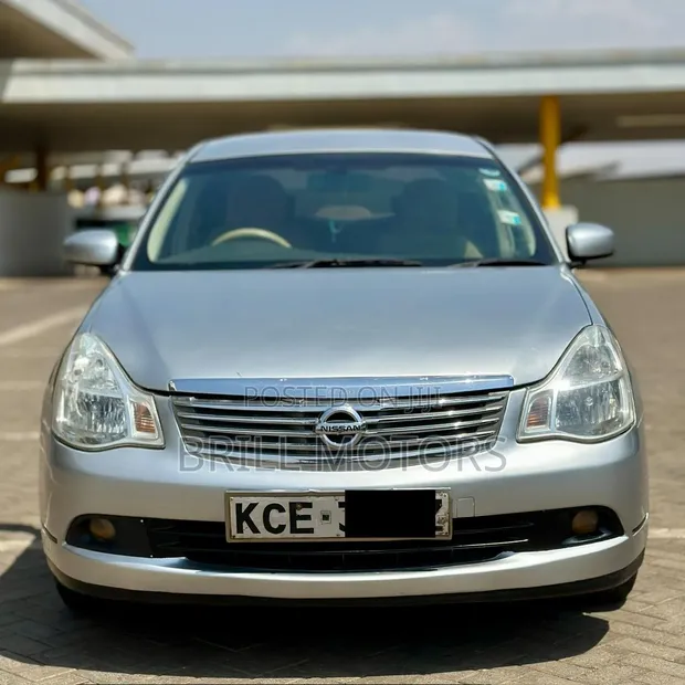 Nissan Bluebird 2008 Silver - 1