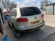 Volkswagen Touareg 2009 Dhahabu - 4
