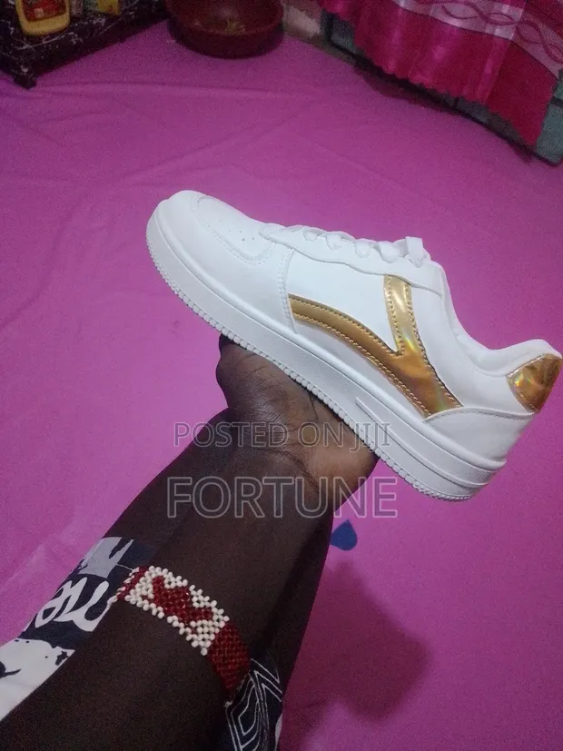 Nike Snatcher Touches Sneakers - 1