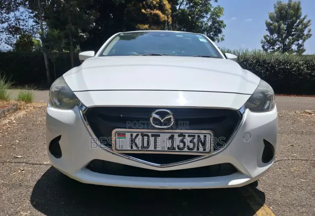 Mazda Demio 2018 Nyeupe - 1