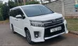 Toyota Voxy X 2WD 8-Seater 2018 White - 2