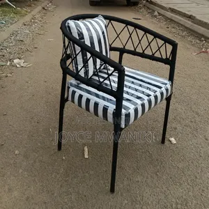 Kiti cha Kisasa cha Nje/Balcony, Nyeusi na Nyeupe