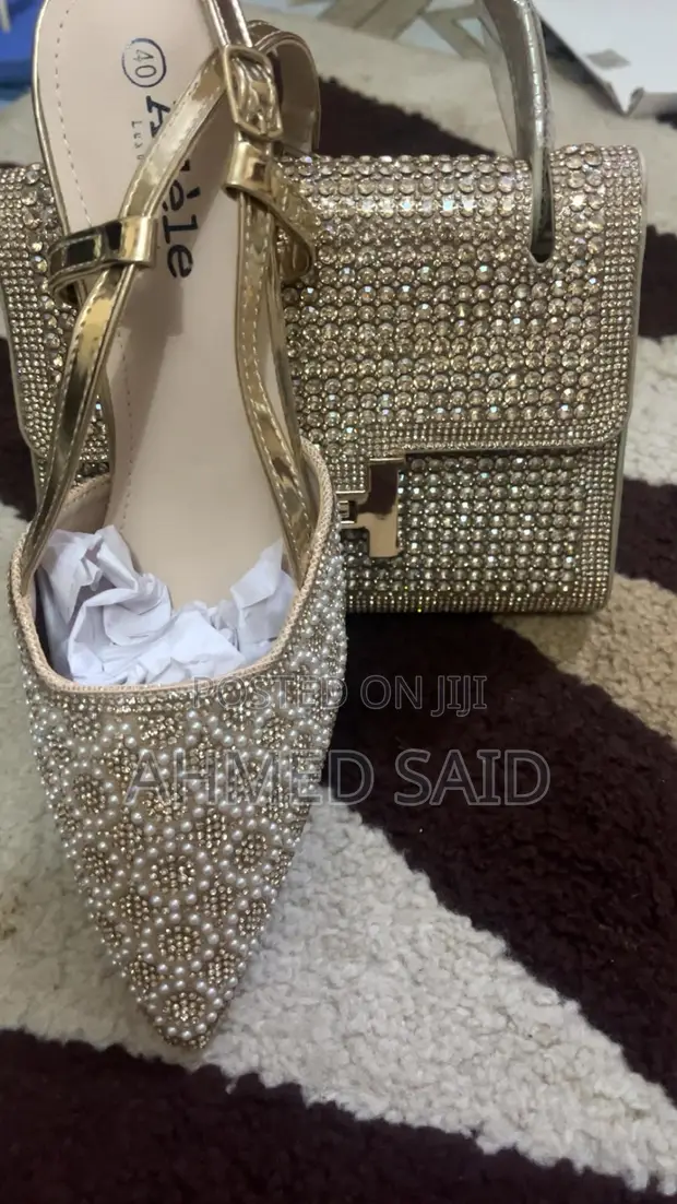 Pearl Rhinestone Embellished Ladies' High-Heel Sandals - Gold - 1