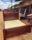 Kitanda cha Mbao ya Mahogany chenye Paneli 5x6 - 1