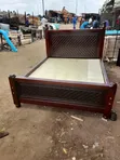 Kitanda cha Mbao ya Mahogany chenye Paneli 5x6 - 2