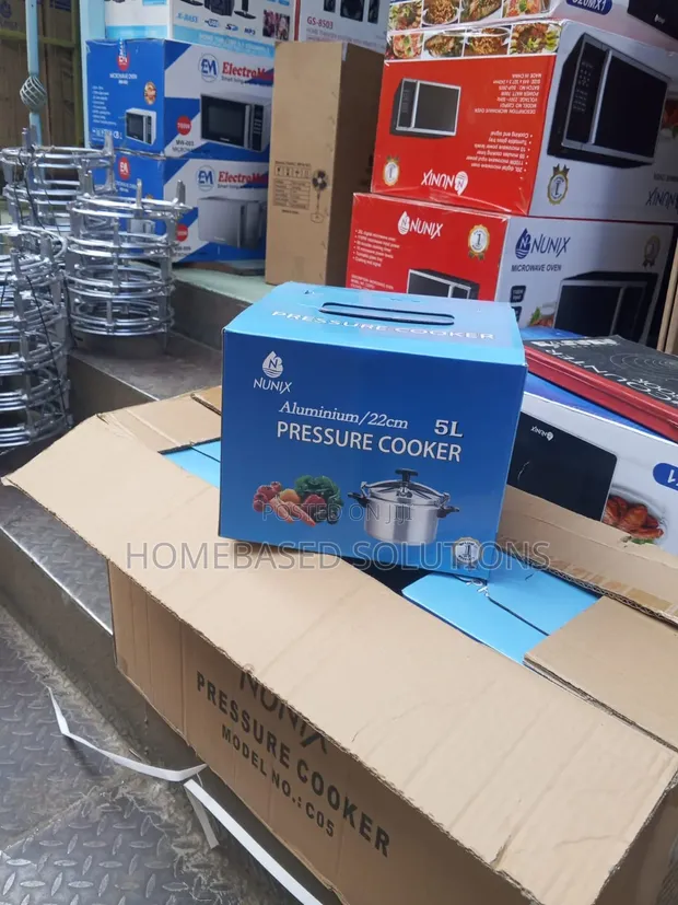 Nunix Manual 5L Pressure Cooker - 1