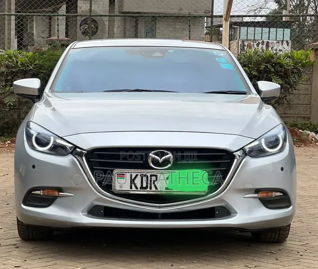 Mazda Axela 2018 Nyeupe - 1