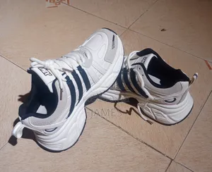 Powerwalk 9860 Sneakers - Brand New