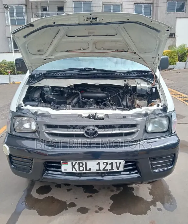 Toyota TownAce 2004 Nyeupe - 1