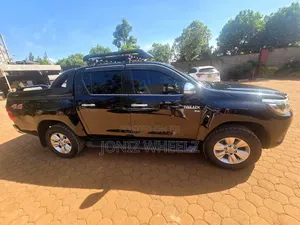Toyota Hilux Revo Double Cab Diesel 2.8 AWD 2016 Black