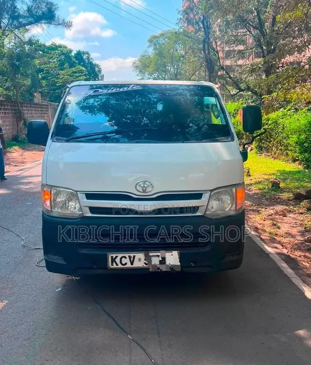 Toyota HiAce 2013 White - 1