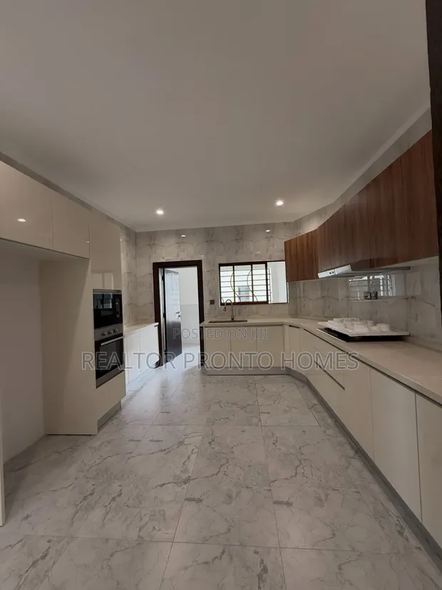 3 Bedroom All-En-Suite Apartment with DSQ in Kileleshwa - 1