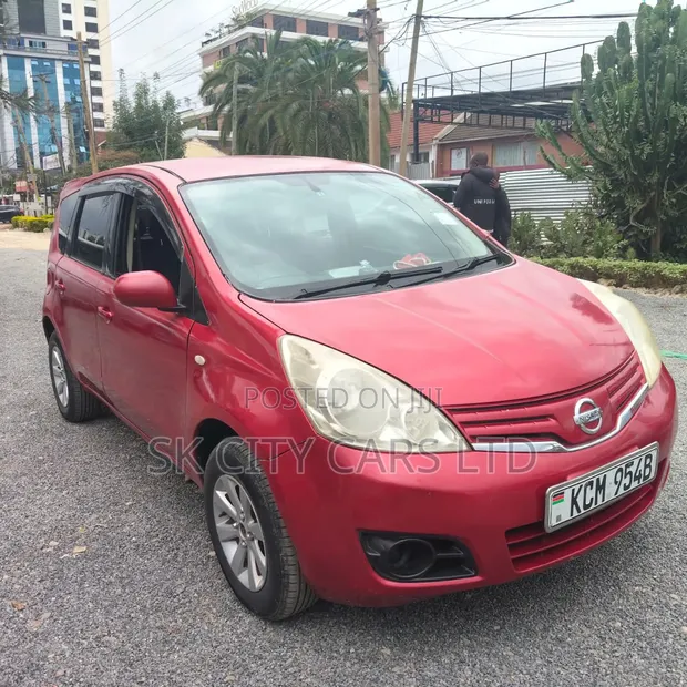 Nissan Note 2010 Nyekundu - 1