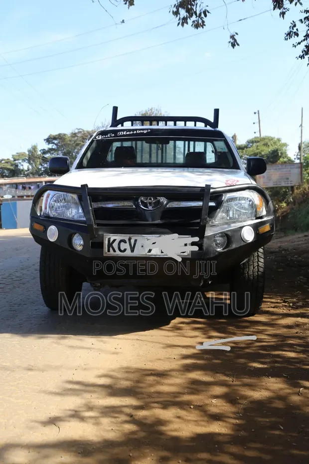 Toyota Hilux 2.5 D-4D SRX 2012 White - 1