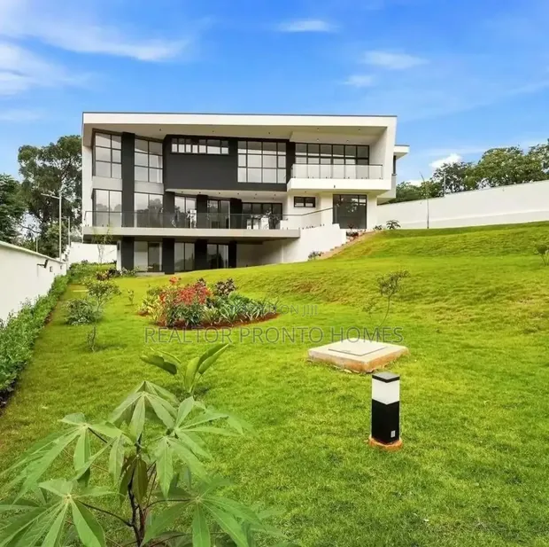 5 Bedroom All-En-Suite House with Guest Wing in Nyari - 1