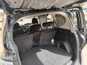 Toyota Sienta 1.5 AWD Hybrid 2019 Black