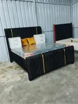 Kitanda cha Kisasa cha Elegance 5x6 chenye Droo ya Kando na Godoro - 1