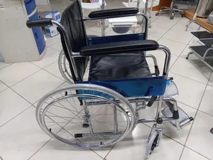 Comfortable Foldable Metallic Standard Wheelchair with Footrest