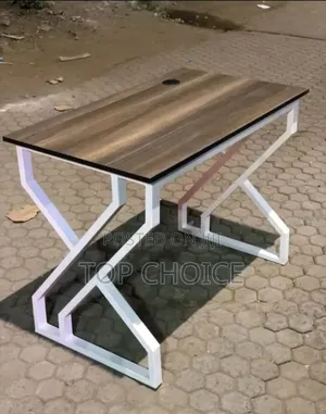 Boss Office Products Dawati la Ofisi na Kiti
