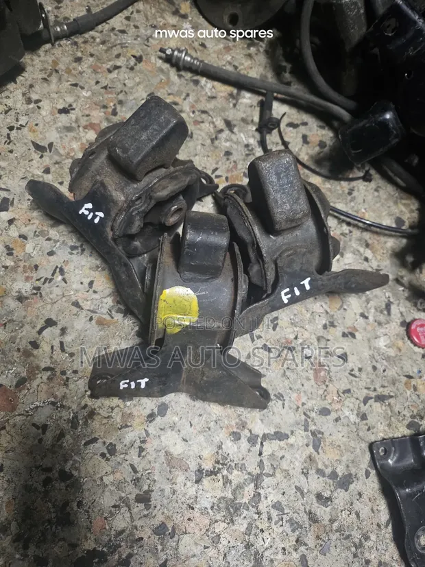 Honda Fit Gear Mounting - 1