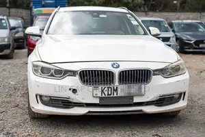 BMW 320i 2014 Nyeupe