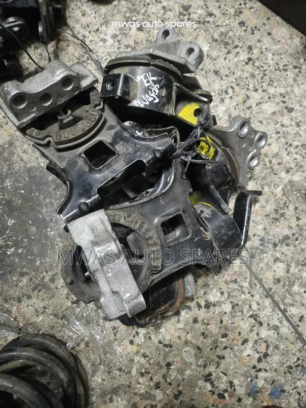 Mitsubishi EK Wagon Mountings - 1