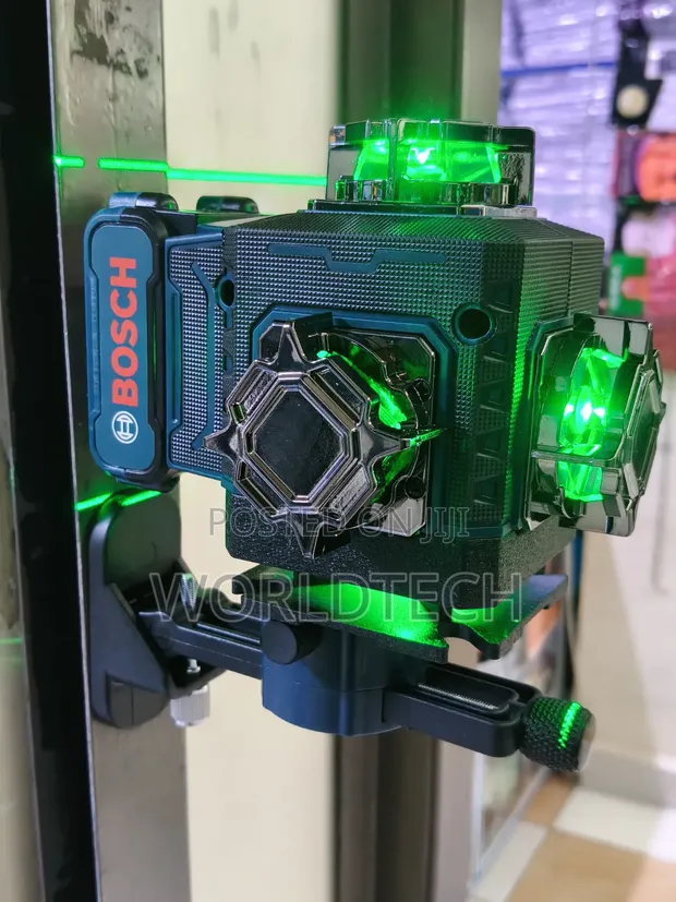Bosch 4D 16-Line Cordless Laser Level - 1