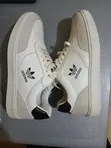 Adidas Sneakers za Ngozi Nyeupe Classic - Mpya Kabisa - 2